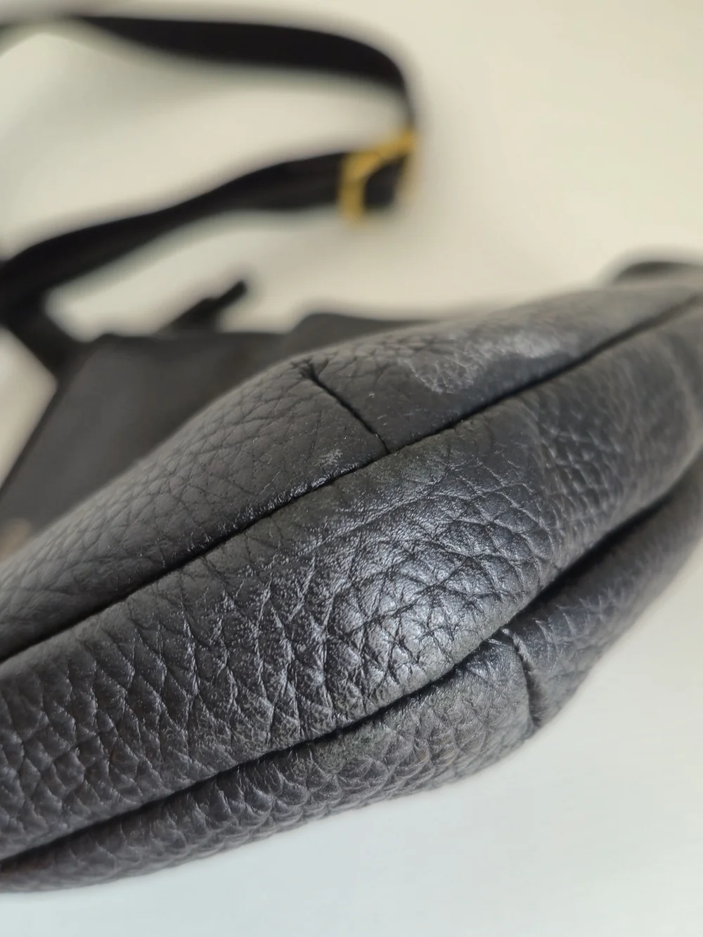 Minimalist Fossil Black Pebbled Leather Crossbody Bag - Picture 3 of 11